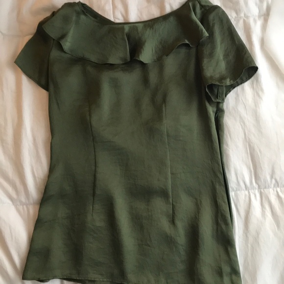 Banana Republic Tops - Banana Republic 00P olive green short sleeve top